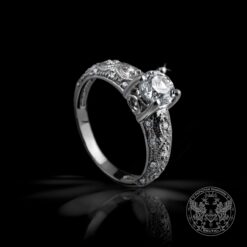 Изящен годежен пръстен с централен 0.71ct. диамант